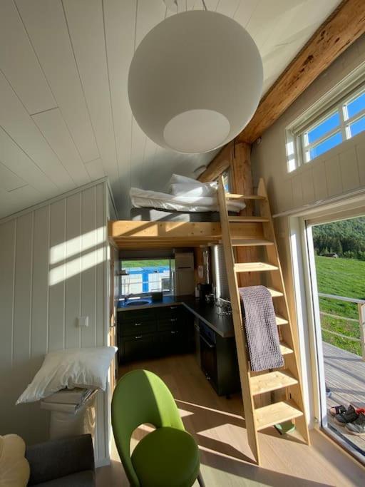 Minihus Med Drommeutsikt Til Sunnmorsalpene Διαμέρισμα Aure  Εξωτερικό φωτογραφία