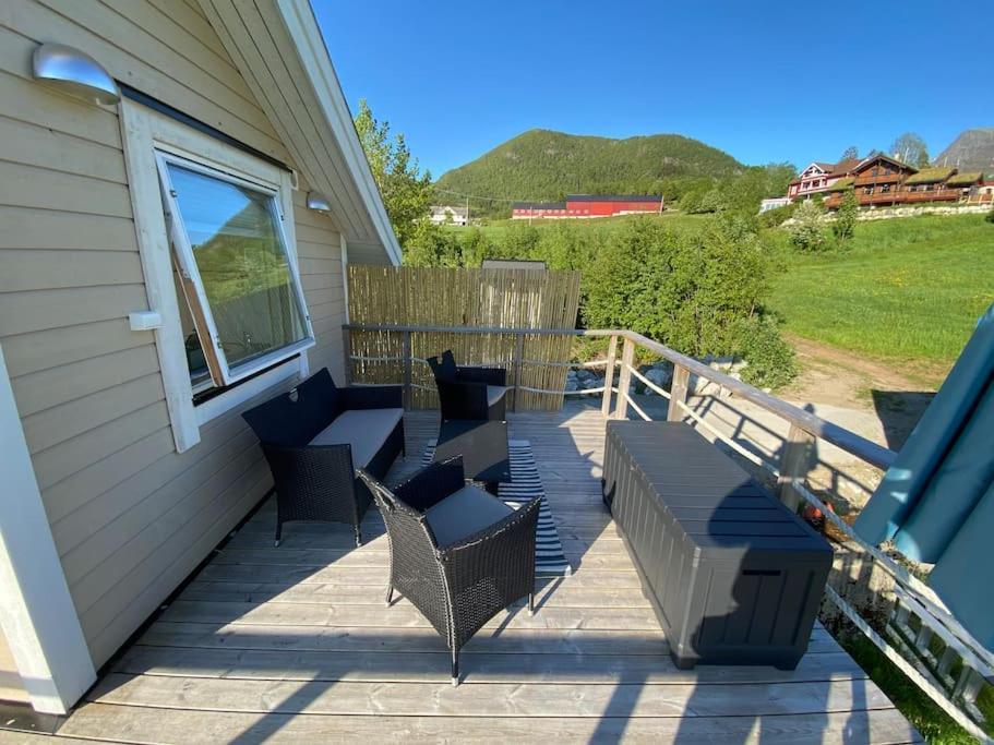 Minihus Med Drommeutsikt Til Sunnmorsalpene Διαμέρισμα Aure  Εξωτερικό φωτογραφία